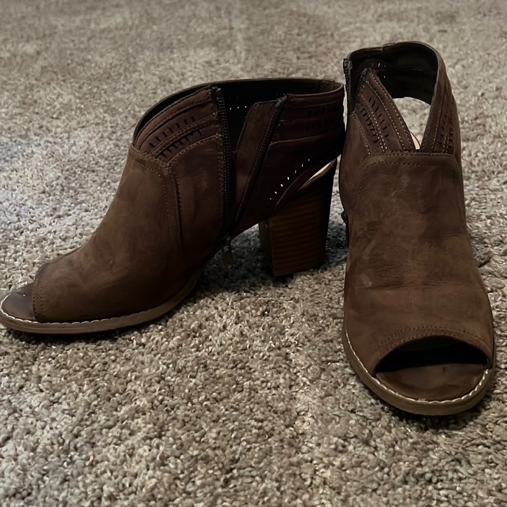 Brown heel sandals